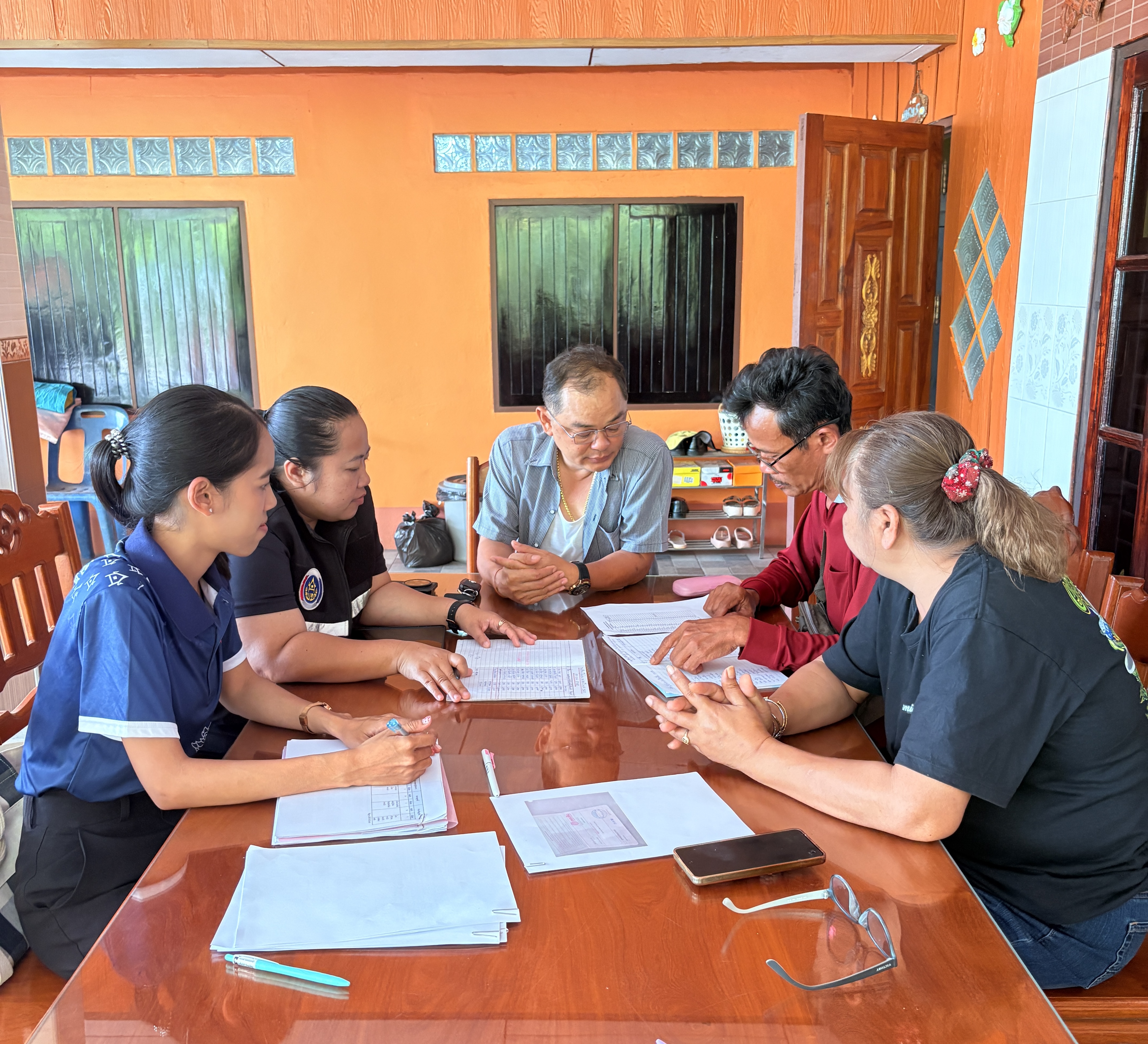 สพอ.เขาสมิง ลงพื้นที่ติดตามโครงการแก้ไขปัญหาความยากจน (กข.คจ.)